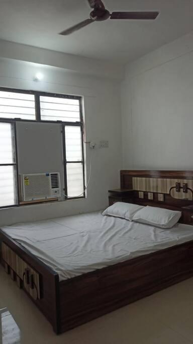 Sriram Homestay 01 Km To Sri Ram Mandir Ayodhya エクステリア 写真