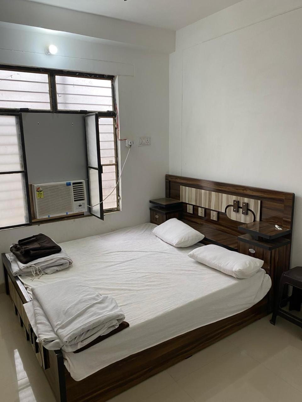 Sriram Homestay 01 Km To Sri Ram Mandir Ayodhya エクステリア 写真